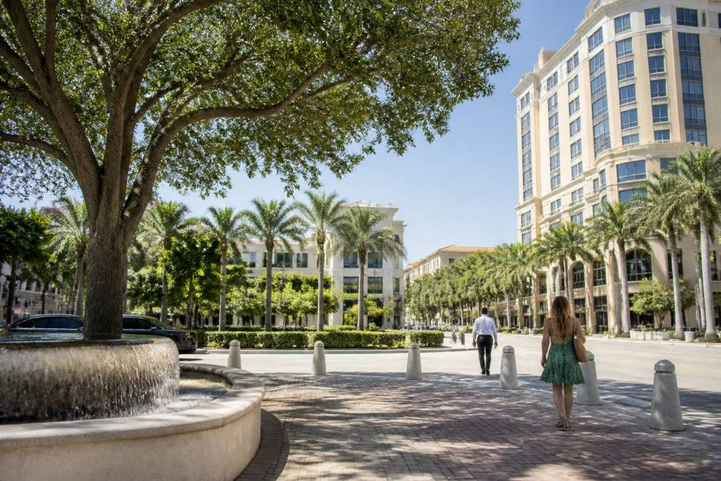 Read more about the article Pros and Cons of Living in Downtown Boca Raton